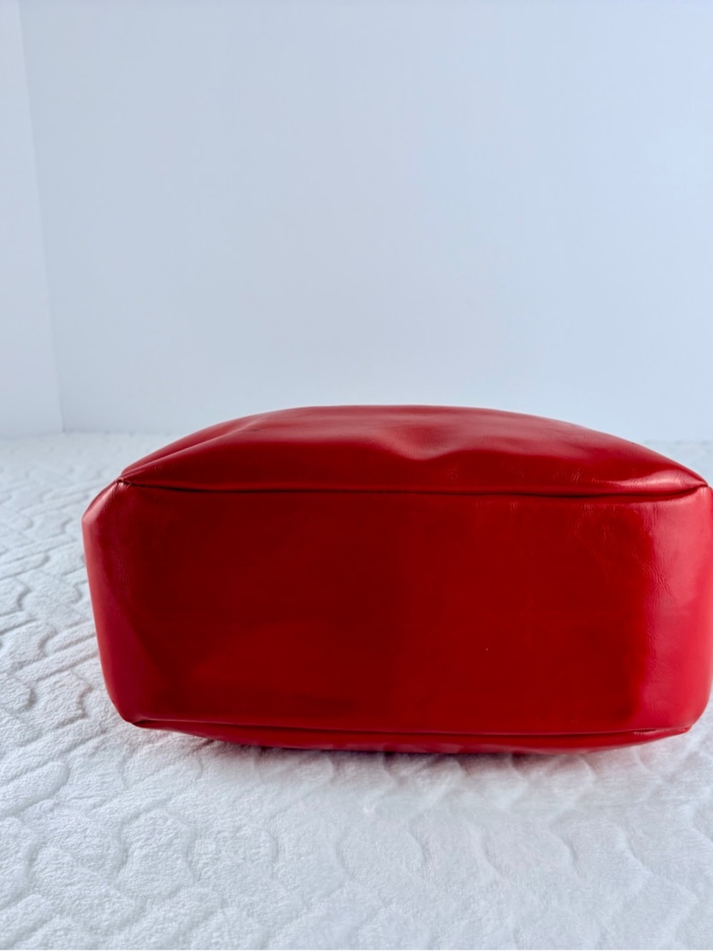 Vintage 1960s Mod vinyl woven bag red black and white checkered pattern flap - Picture 3 of 10